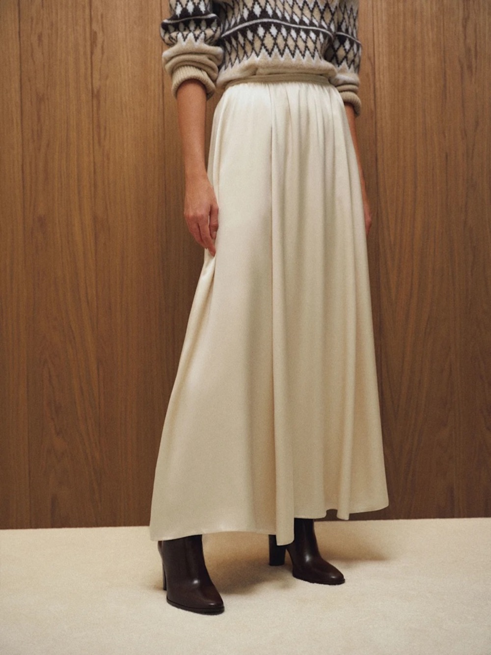 NEW Reformation Gemma Long Silk Skirt Almond Cream Elastic Waist | US 0 UK 4 - Picture 2 of 12